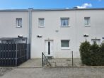 Titelbild - Modernes Niedrigenergie-Reihenhaus mit Garten, Terrasse und zwei Stellplätzen in ruhiger Lage von Theresienfeld