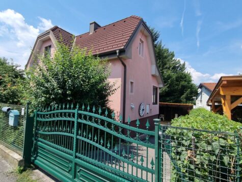 Älteres Haus mit wunderschönem Grundstück in zentraler Lage, 2630 Ternitz, Haus