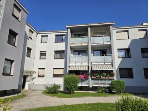Großzügige 4-Zimmer-Wohnung mit Loggia in Toplage von Ternitz!, 2630 Ternitz, Wohnung