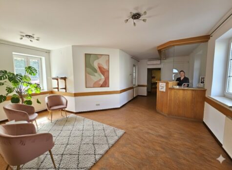 Attraktive Geschäftsfläche in 2620 Neunkirchen – ideal für Praxis, Studio oder Büro 99,32 m², 2620 Neunkirchen, Praxis