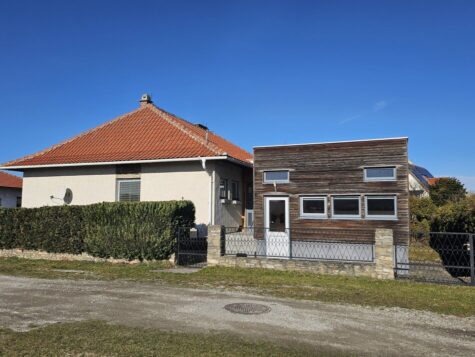 Einfamilienhaus mit Büro am Stadtrand von Neunkirchen, 2620 Neunkirchen, Haus