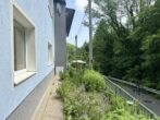 Außen-Straße - Modernisiere dein Landidyll – Viel Platz & Natur in Prigglitz warten auf deine Ideen!