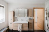 Bild - Modernes Wohnhaus in ruhiger Siedlungslage mit Fernblick