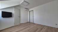 Bild - Klimatisiertes Eckreihenhaus nahe dem Zentrum mit Garage