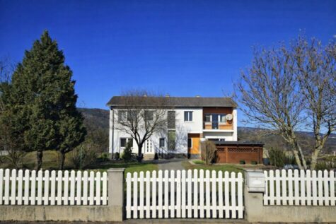 Ruhelage trifft Potenzial: Einfamilienhaus mit Gestaltungsfreiheit, 2620 Raglitz, Einfamilienhaus